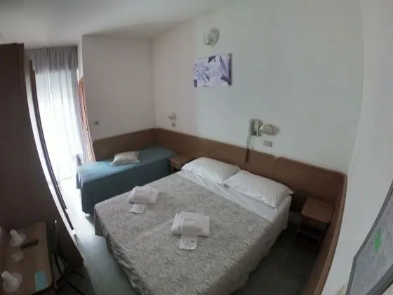 Üç Kişilik Oda