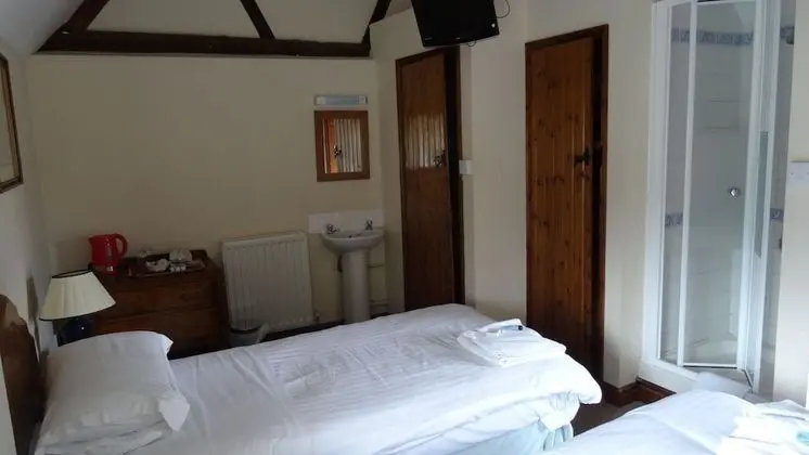 Tek Büyük Yataklı Oda (Room 25/ Room 26)