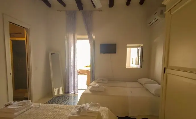 Deluxe Dört Kişilik Oda, Banyolu/Duşlu, Deniz Manzaralı (Arua)