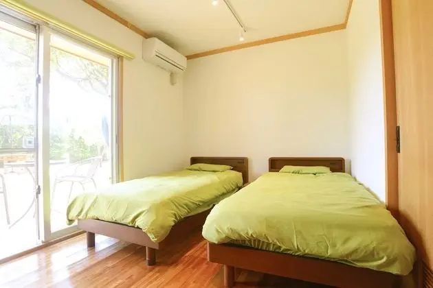 Oda, 2 Tek Kişilik Yatak, Sigara İçilmez