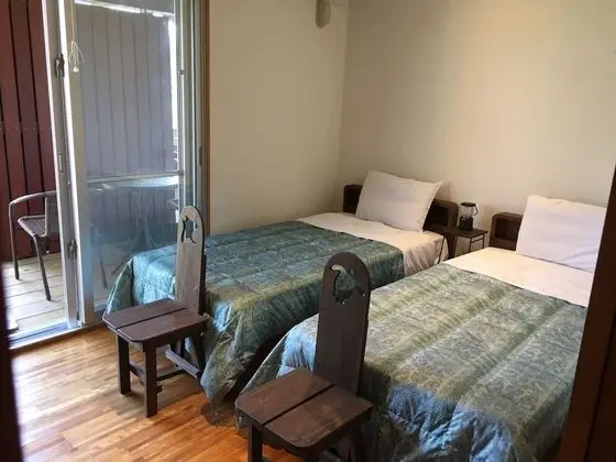 Oda, 2 Tek Kişilik Yatak, Sigara İçilmez