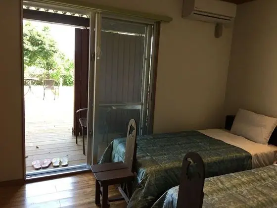 Oda, 2 Tek Kişilik Yatak, Sigara İçilmez