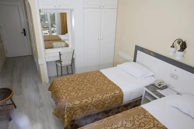Standard Tek Büyük veya İki Ayrı Yataklı Oda, Deniz Manzaralı