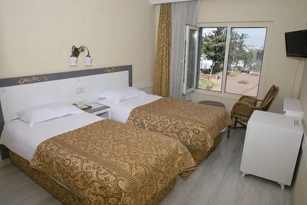 Standard Tek Büyük veya İki Ayrı Yataklı Oda, Deniz Manzaralı