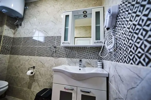 Tek Büyük Yataklı Oda, Havuz Manzaralı