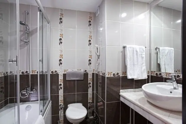 Standard Tek Büyük veya İki Ayrı Yataklı Oda