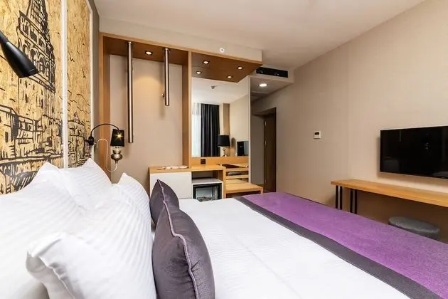 Standard Room, Non Smoking, City View