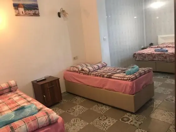 Aile Odası, Bahçe Manzaralı, Balkonsuz