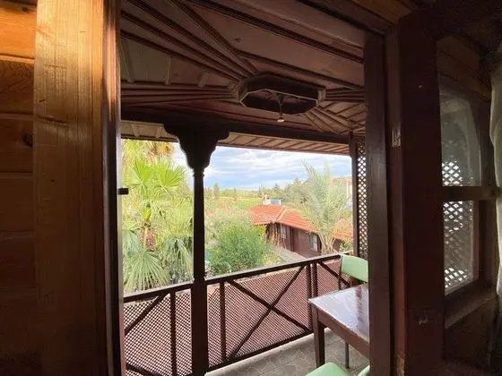 Deluxe Üç Ayrı Tek Yataklı Oda