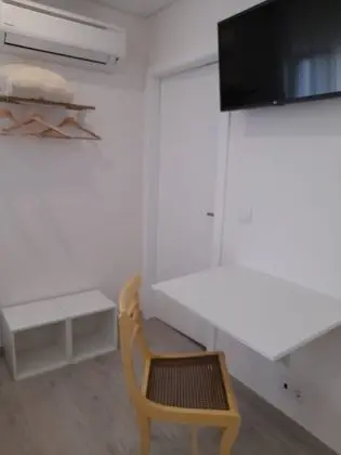 Basic Tek Büyük veya İki Ayrı Yataklı Oda