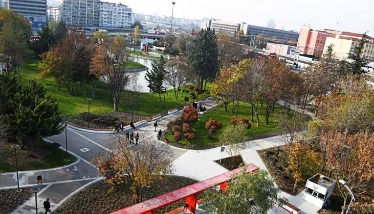 Klasik Oda - Şehir Manzaralı