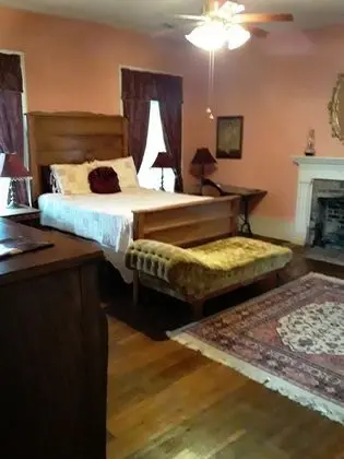 Oda (Theodosia room)