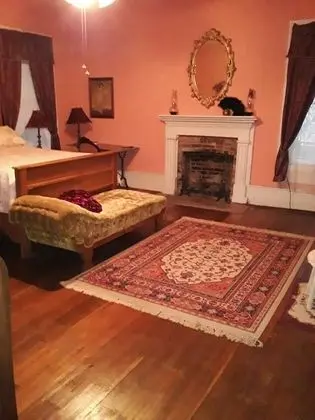 Oda (Theodosia room)