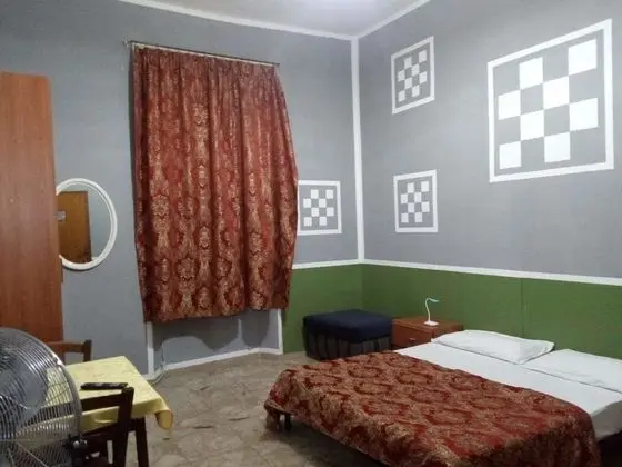 Tek Büyük Yataklı Oda, Ortak Banyo