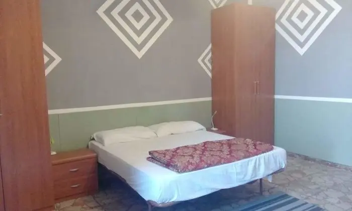 Tek Büyük Yataklı Oda, Ortak Banyo