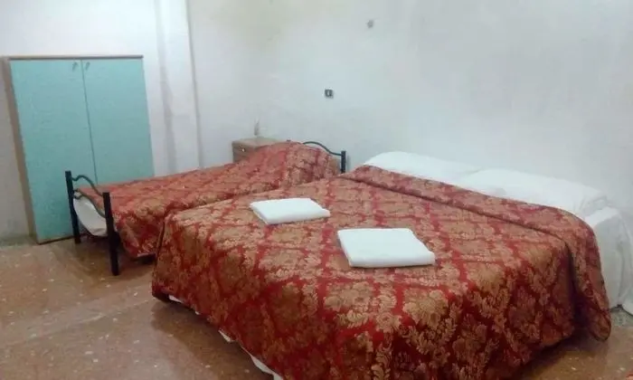 Üç Kişilik Oda, Ortak Banyo