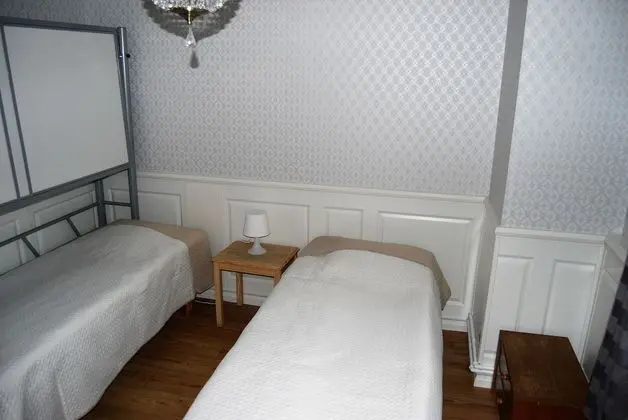 Üç Kişilik Oda, Ortak Banyo
