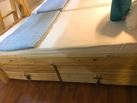 Ortak Ranzalı Oda, Karma Ranzalı Oda