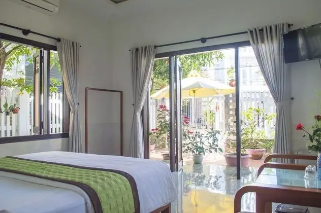 Deluxe Tek Büyük Yataklı Oda, Bahçeli