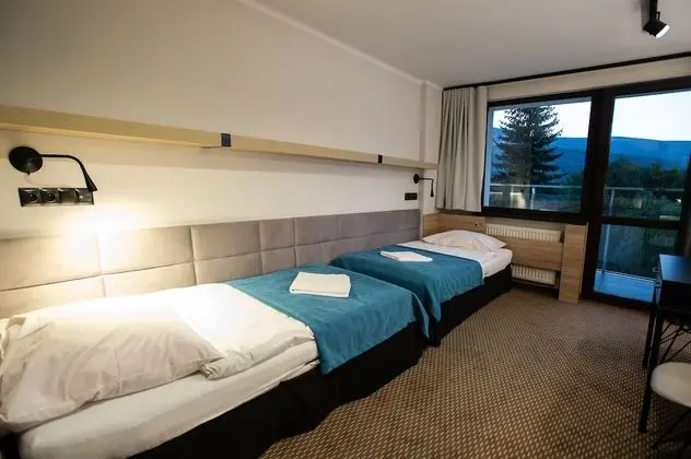 İki Ayrı Yataklı Oda, Dağ Manzaralı