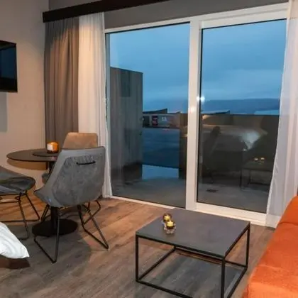 Comfort Tek Büyük veya İki Ayrı Yataklı Oda