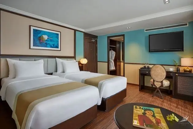 Basic Oda (Oasis Suite -2 single beds/1 king bed)