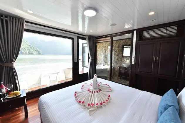 Premium Tek Büyük veya İki Ayrı Yataklı Oda (FREE Two-way Transfer Service)