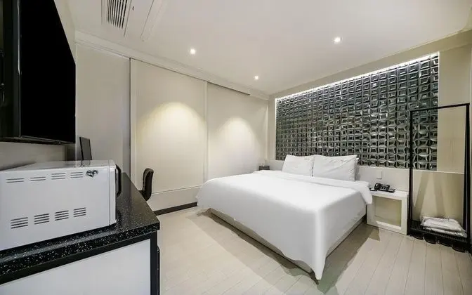 Oda (VIP - Karaoke (free Netflix viewing) )