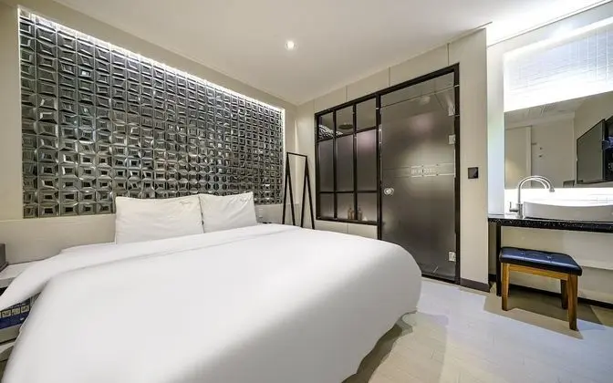 Oda (VIP - Karaoke (free Netflix viewing) )