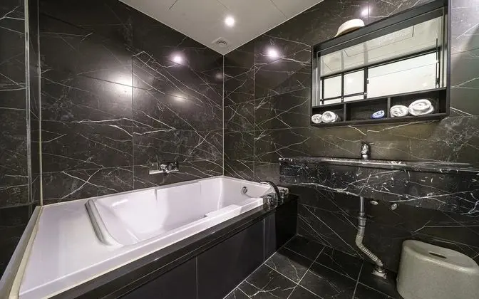 Oda (VIP - Karaoke (free Netflix viewing) )