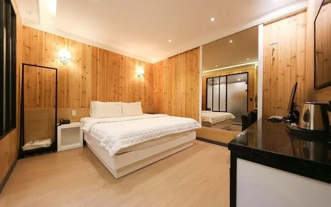 Oda (VIP - Karaoke (free Netflix viewing) )