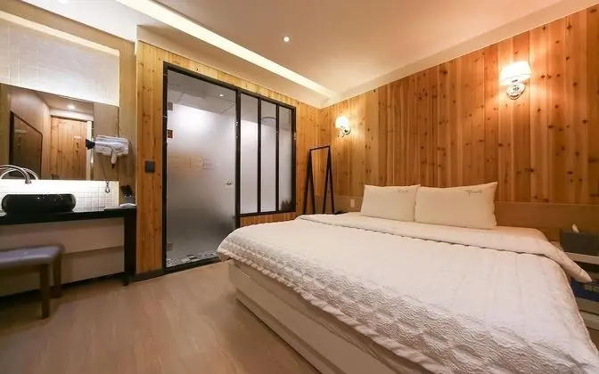 Oda (VIP - Karaoke (free Netflix viewing) )