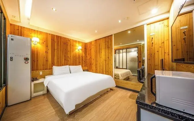 Oda (VIP - Karaoke (free Netflix viewing) )