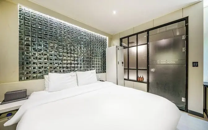 Oda (VIP - Karaoke (free Netflix viewing) )