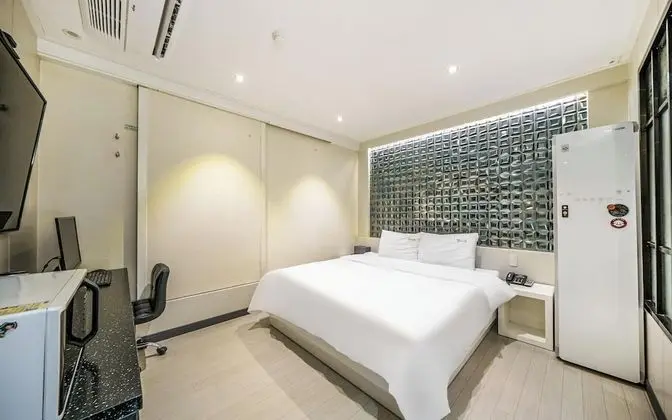 Oda (VIP - Karaoke (free Netflix viewing) )