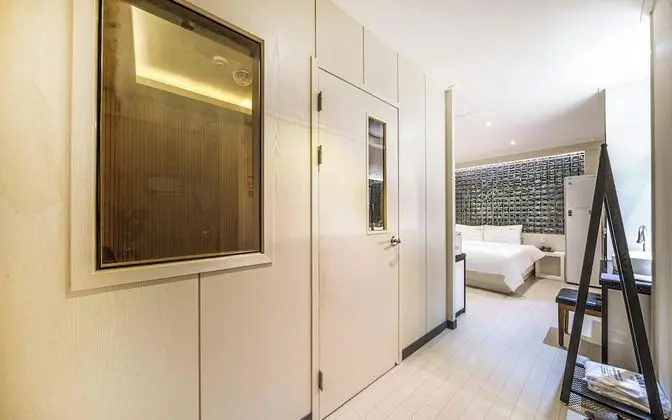 Oda (VIP - Karaoke (free Netflix viewing) )