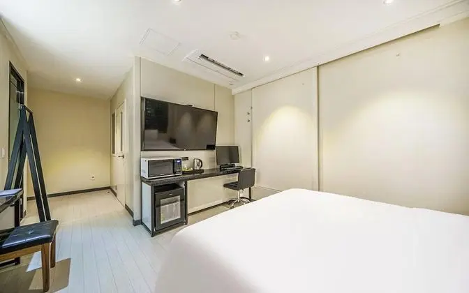 Oda (VIP - Karaoke (free Netflix viewing) )