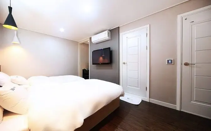 Oda (Twin Room (Double Single/New Air Cond)