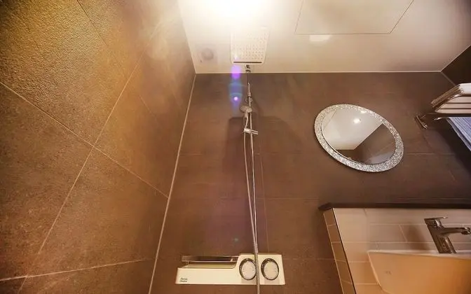 Oda (Twin Room (Double Single/New Air Cond)