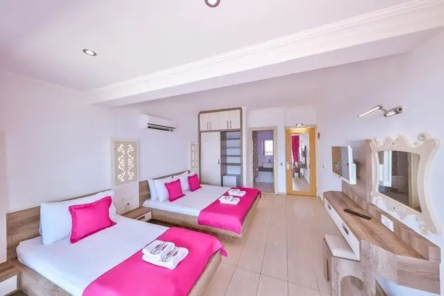 Comfort Üç Kişilik Oda, Deniz Manzaralı, Balkonlu