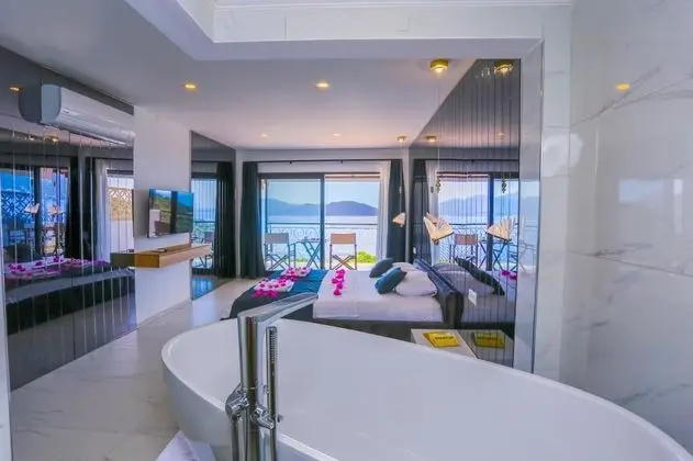 Deluxe Oda Balkonlu, Deniz Manzaralı, Küvetli