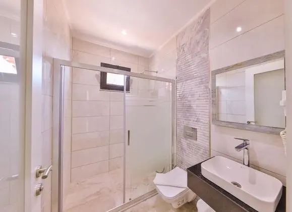 Standart Oda, Deniz Manzaralı, Balkonlu