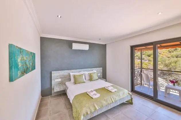 Standart Oda, Deniz Manzaralı, Balkonlu