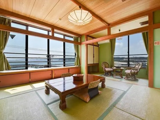 Traditional Oda, Ek Bina (Hot spring public bath access)
