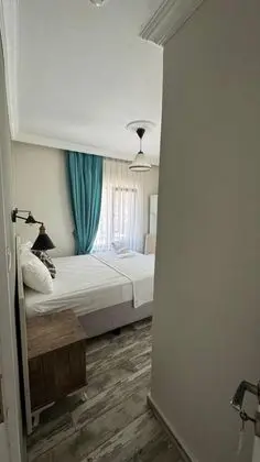 Çift Kişilik, Sokak Manzaralı, Giriş Katı