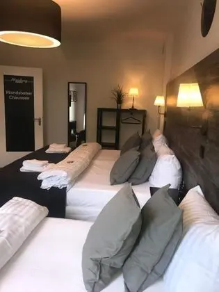 Üç Kişilik Oda, Ortak Banyo