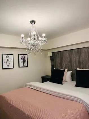 Üç Kişilik Oda, Ortak Banyo