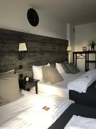 Üç Kişilik Oda, Ortak Banyo