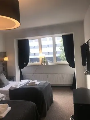 Üç Kişilik Oda, Ortak Banyo