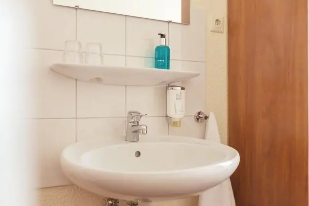 Basic Tek Büyük Yataklı Oda, 1 Çift Kişilik Yatak, Ortak Banyo